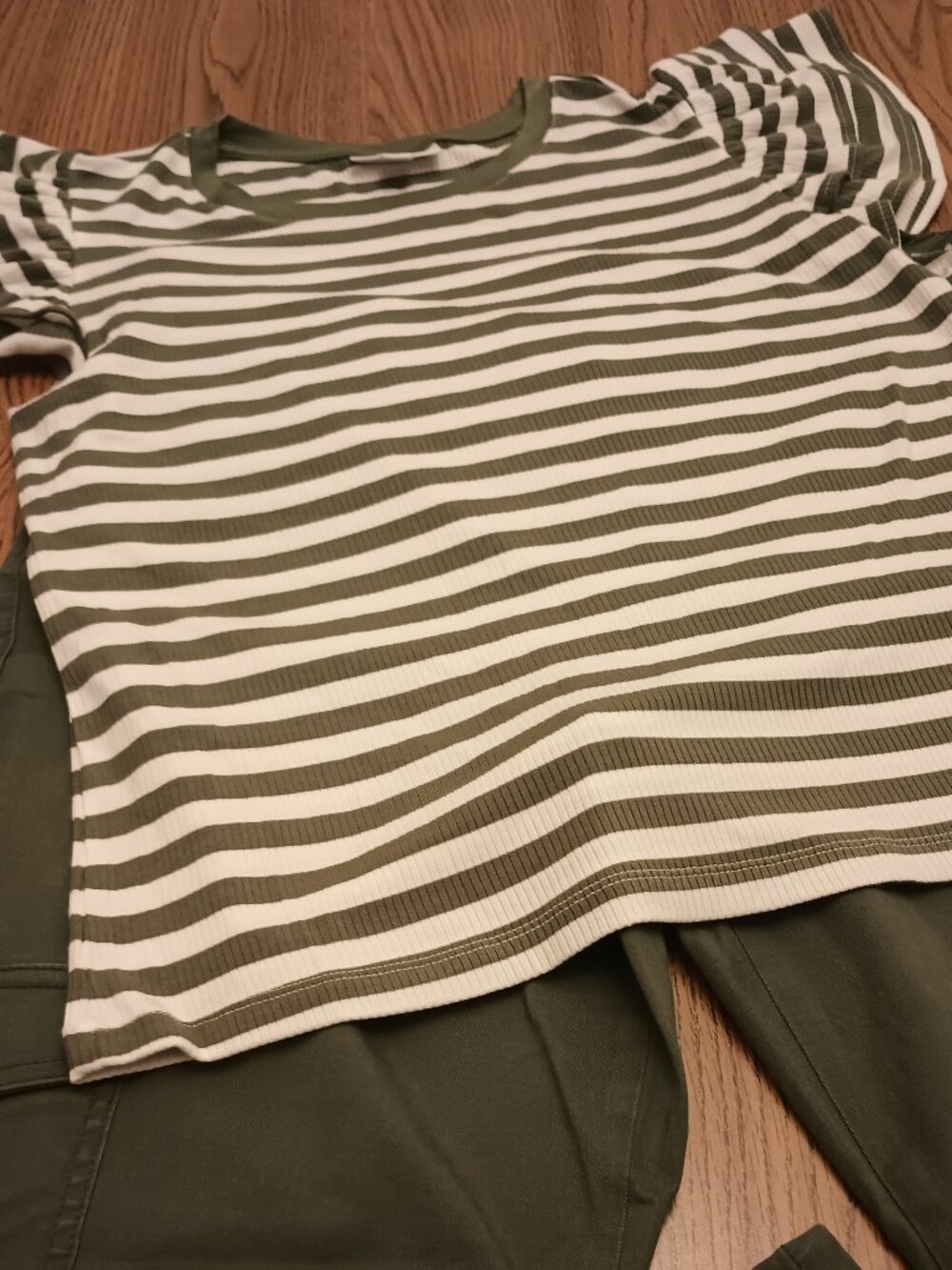 On 34th Size L Olive Green Striped Top (NWOT)